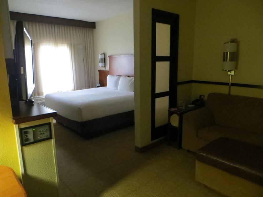 King Room with Sofa Bed - High Floor interior